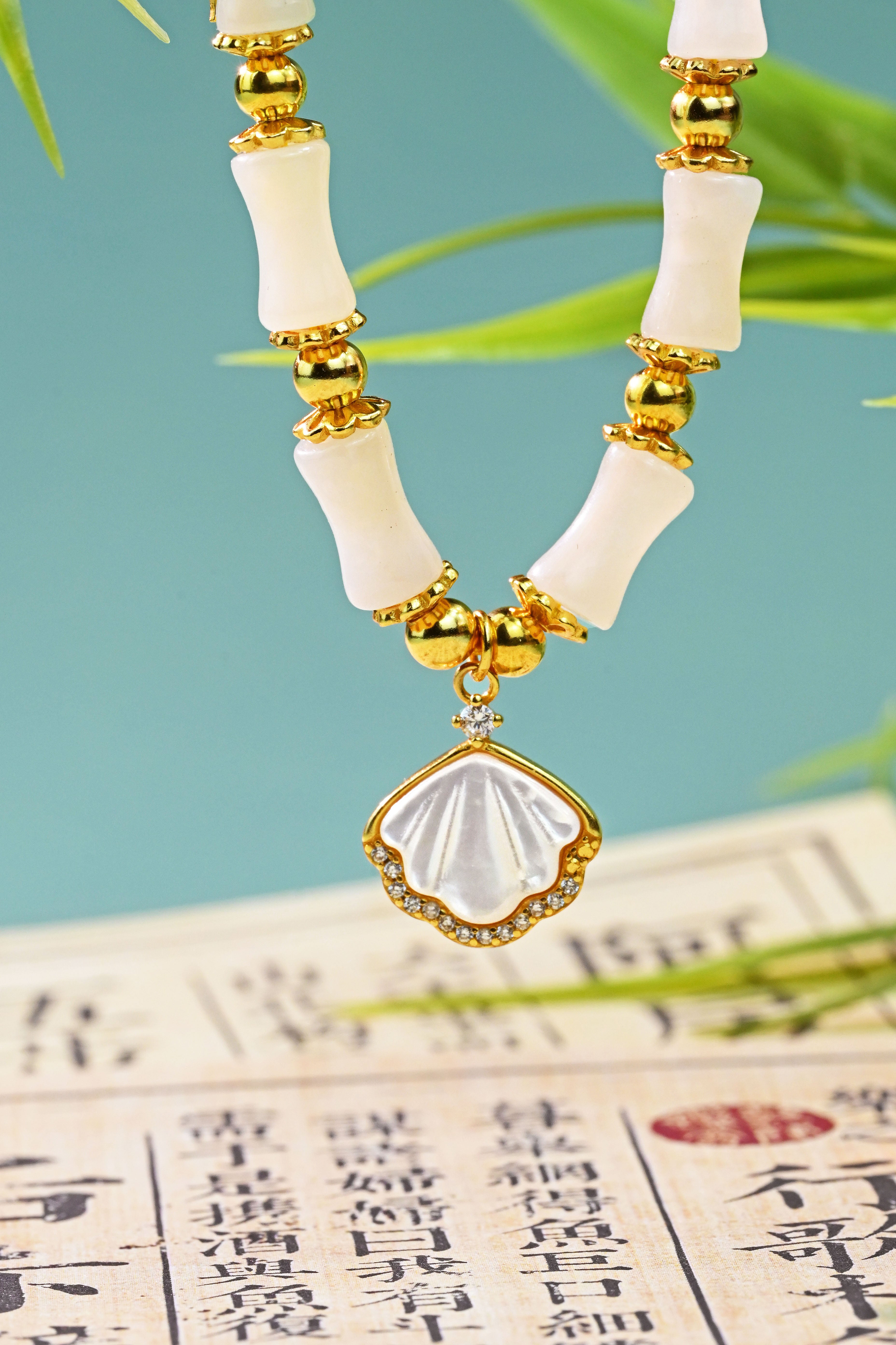 Auspicious Bamboo-Pearl Bracelet with Jade Elements – Classic Edition